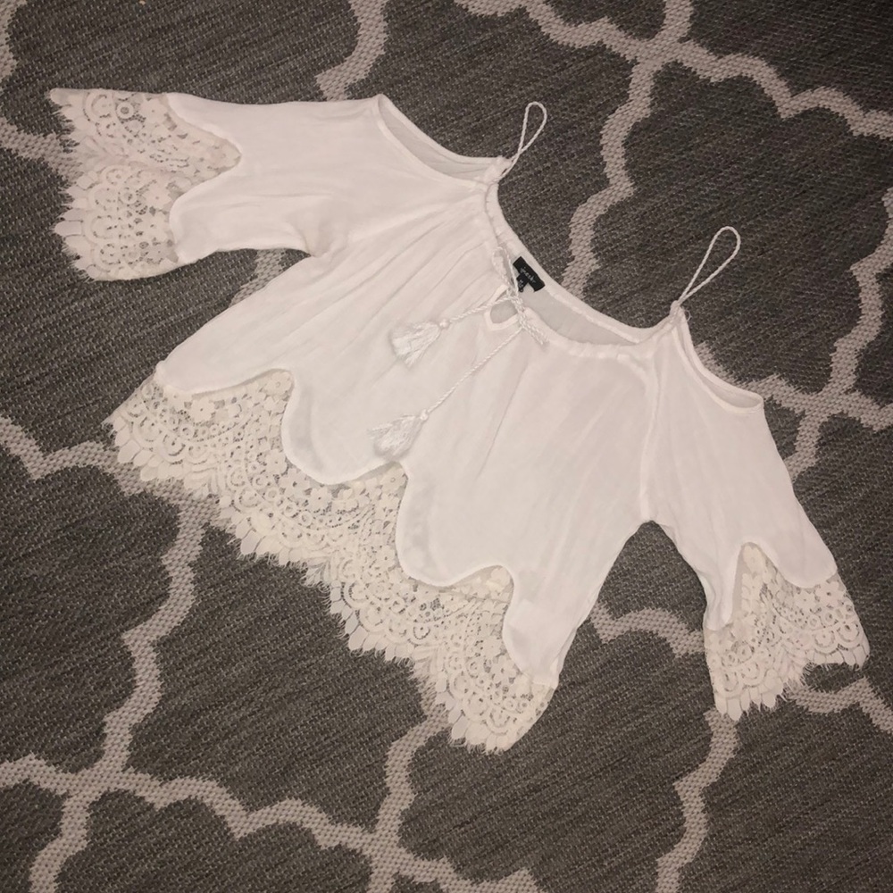 Medium white blouse with lace